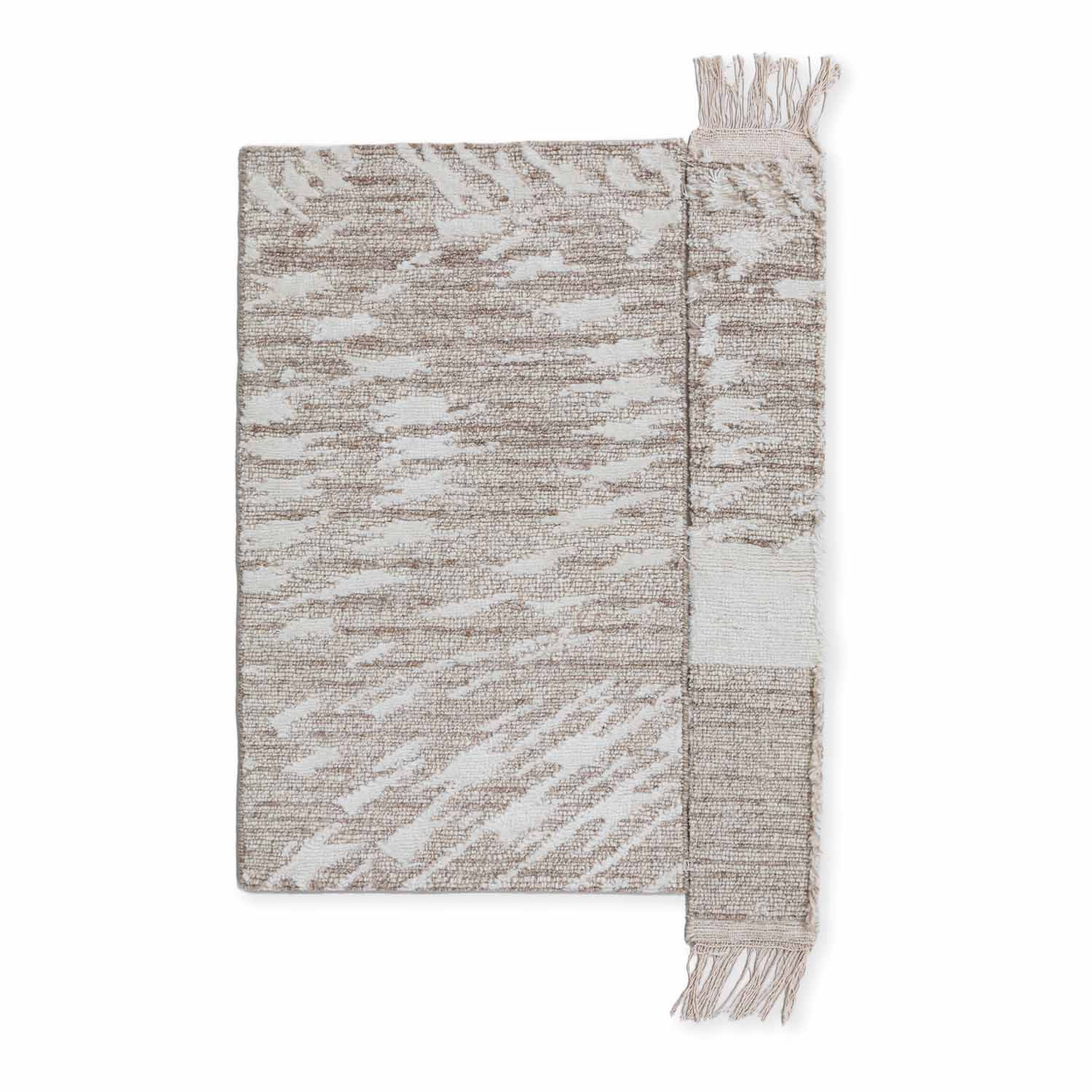 Statistical Handknotted Wool Rug