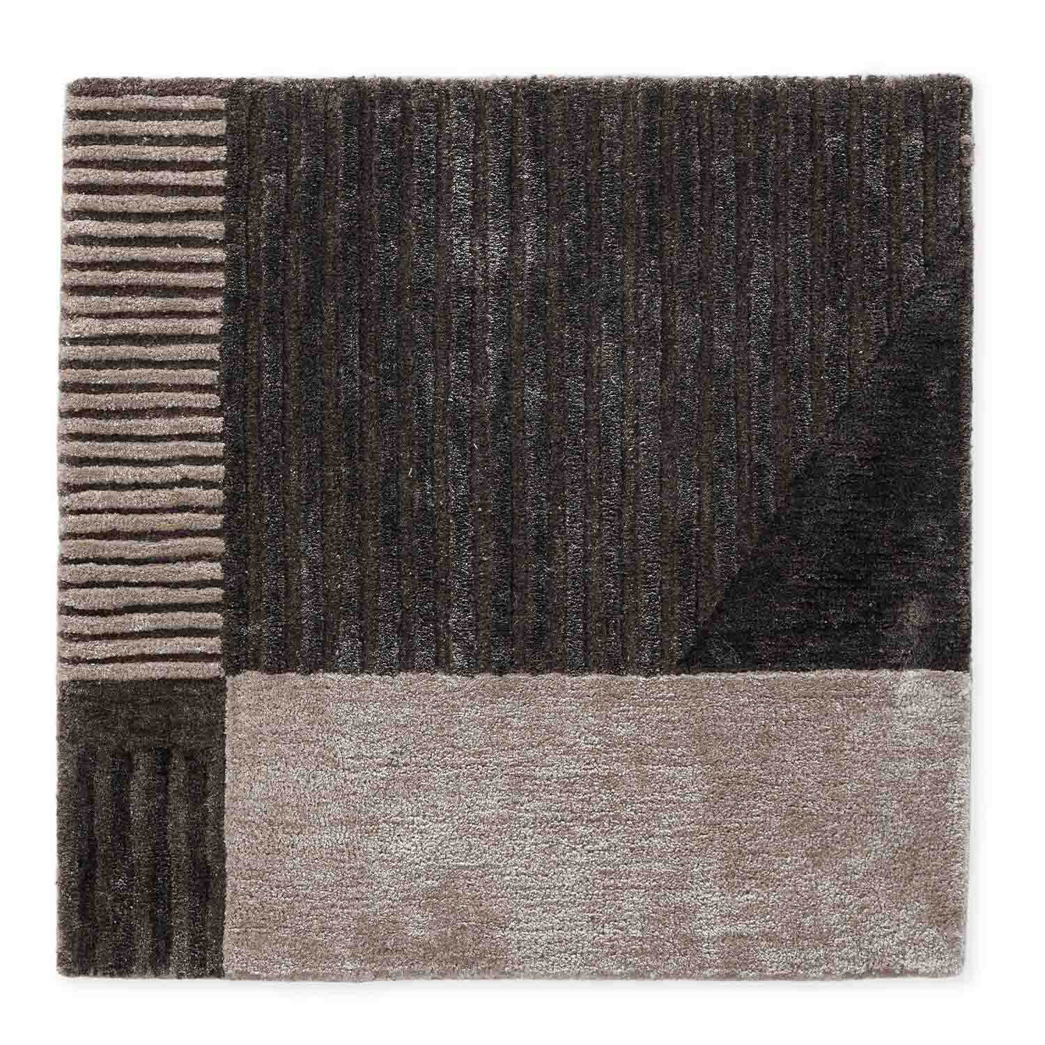 Monochrome Hand-tufted wool and viscose rug