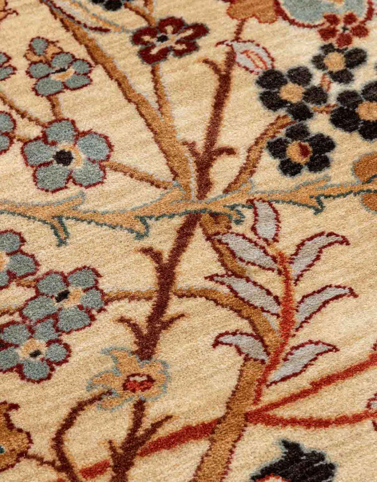 Sickle Leaf Handknotted Wool Rug